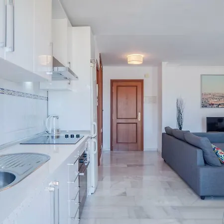 Apartamento Playaquebrada ベナルマデナ