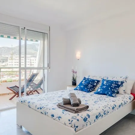 Apartamento Playaquebrada ベナルマデナ